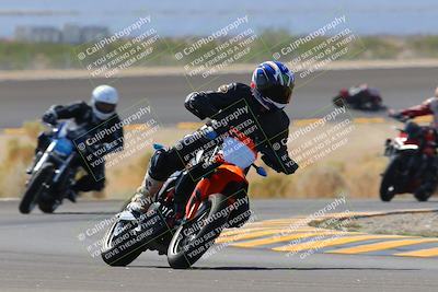 media/Oct-08-2022-SoCal Trackdays (Sat) [[1fc3beec89]]/Turn 14 (1050am)/